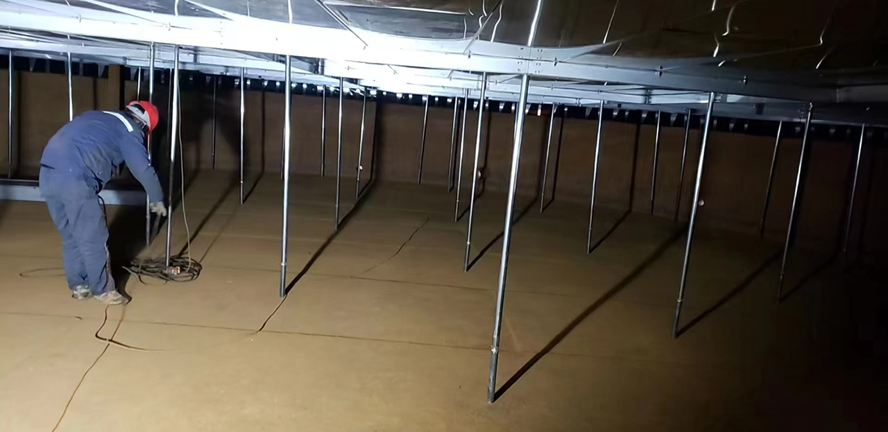 內浮盤施工現場